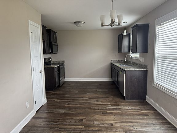 3rd image of 355 Dugger Dr