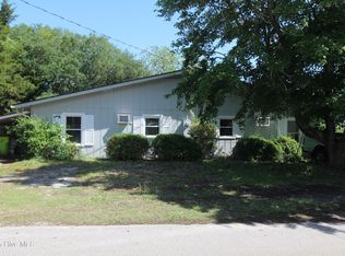 105 Walnut St #A & B, Swansboro, NC 28584