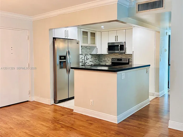 700 SE 2nd Ave #315 — Photo 6