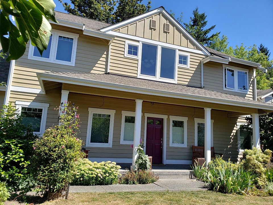 1st image of 2112 Belfair Ave NE