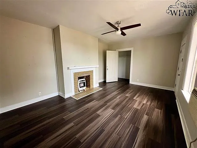 908 Denver St — Photo 2