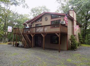 1004 Salem Pl, Lake Ariel, PA 18436