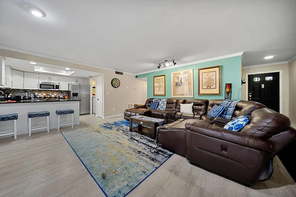 1 bed, 1250 sqft, $1,100 — Photo 2