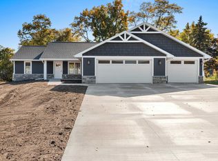 1218 Pecor St, Oconto, WI 54153