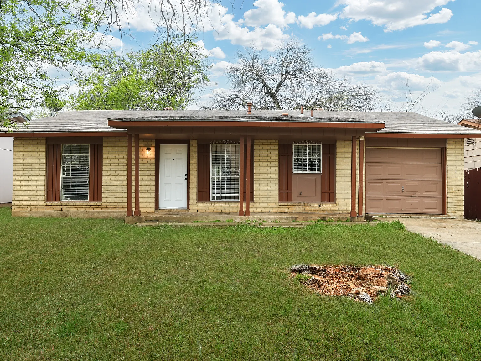 3 bed, 980 sqft, $1,490 — Photo 1