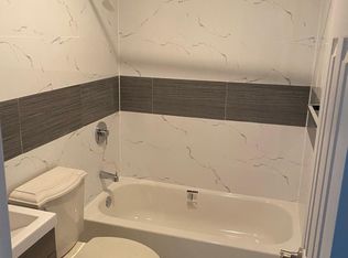 926 E 221st St #2, Bronx, NY 10469