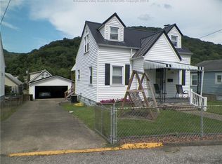130 W Riverview Dr, Belle, WV