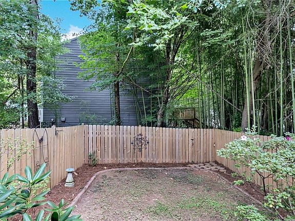 3rd image of 3453 Lee Ct NW