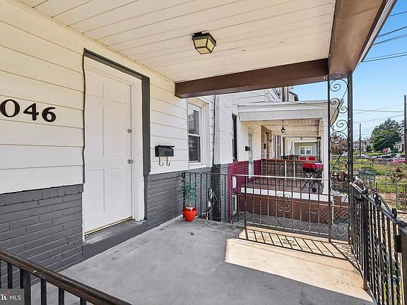 3rd image of 7046 Clover Ln