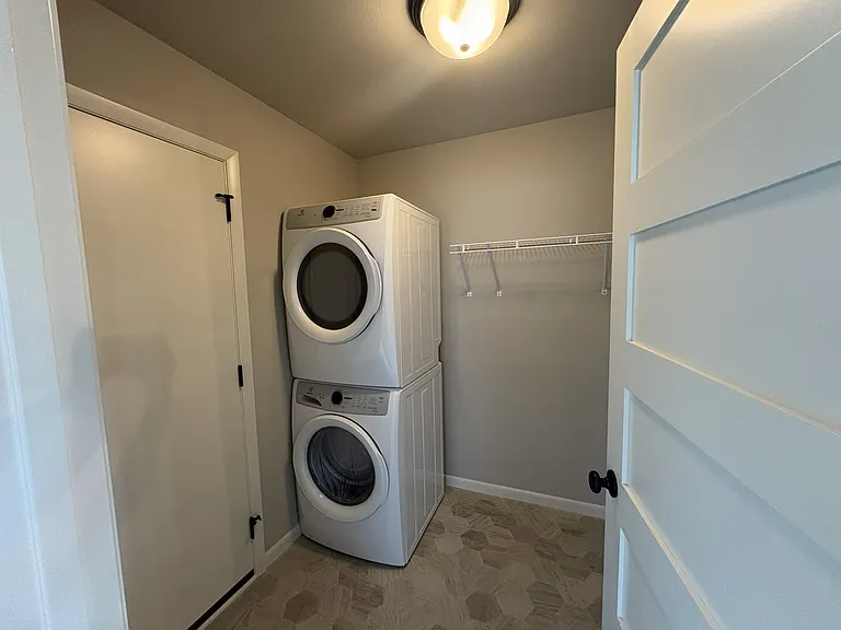 1598 Star Light Dr — Photo 7