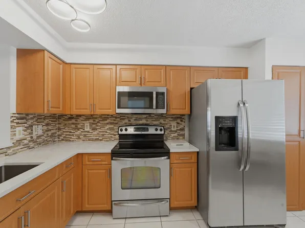 6093 POINTE REGAL Circle #209, Delray Beach, FL 33484