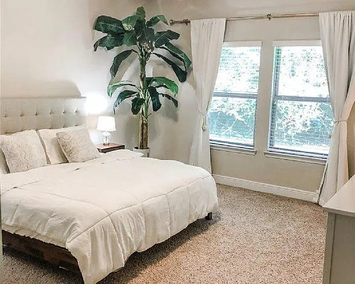 4873 Dupont Cir — Photo 15