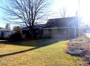 1413 Hickory Rd, Hillsdale, MI 49242