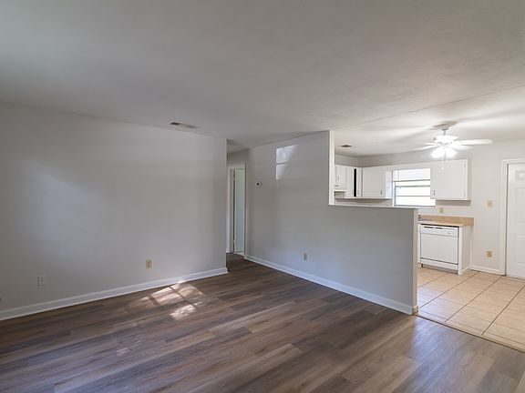 4th image of 3741 Maria Cir