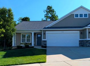 2933 Veld Creek Dr NE, Rockford, MI 49341