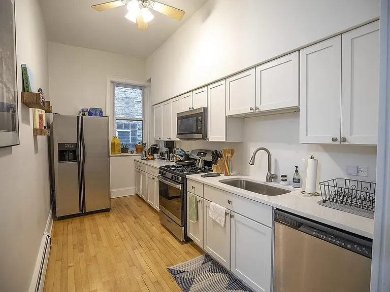 2052 N Halsted St #2R — Photo 3