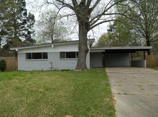 8512 Edgewood Pl, Shreveport, LA 71108