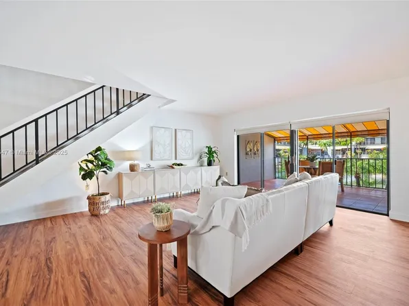 16408 Bridge End Rd, Miami Lakes, FL 33014