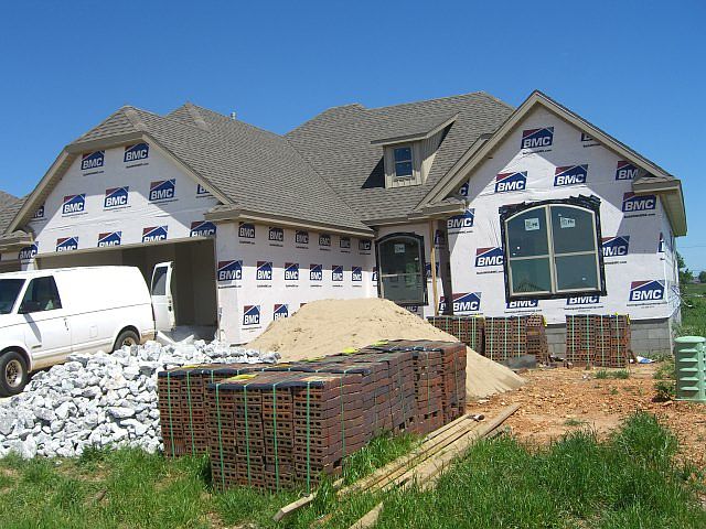1st image of 1202 Bradley