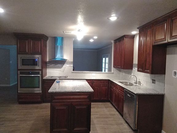 2nd image of 2330 Duroux Rd