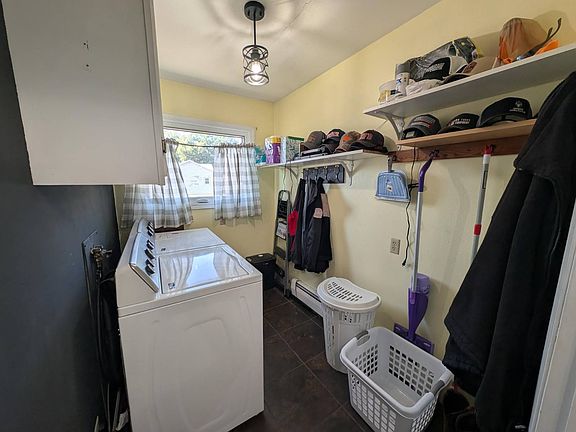 4th image of 325 Clark Ave