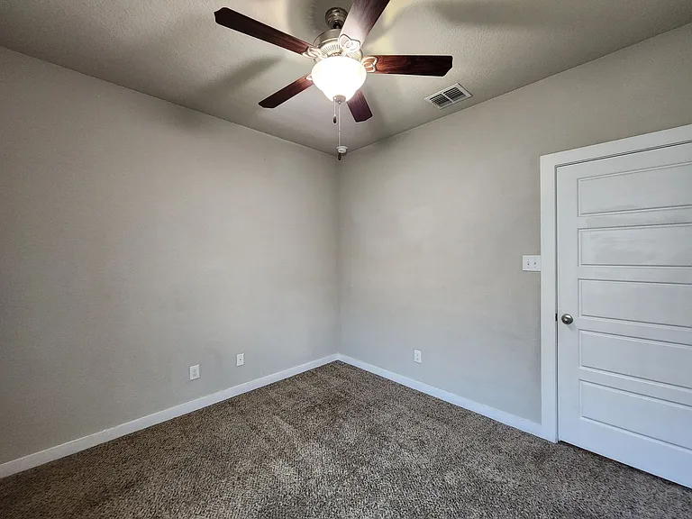 1143 Creekside Orch — Photo 17