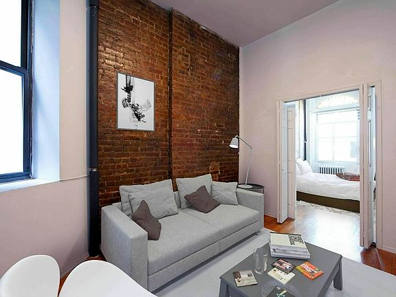 3rd image of 213 E 10th St APT 4