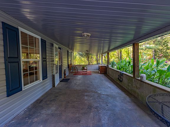 4th image of 156 Burnham Road