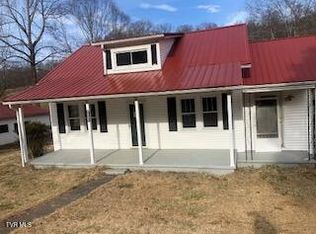 3168 Flatwoods Rd, Coeburn, VA 24230