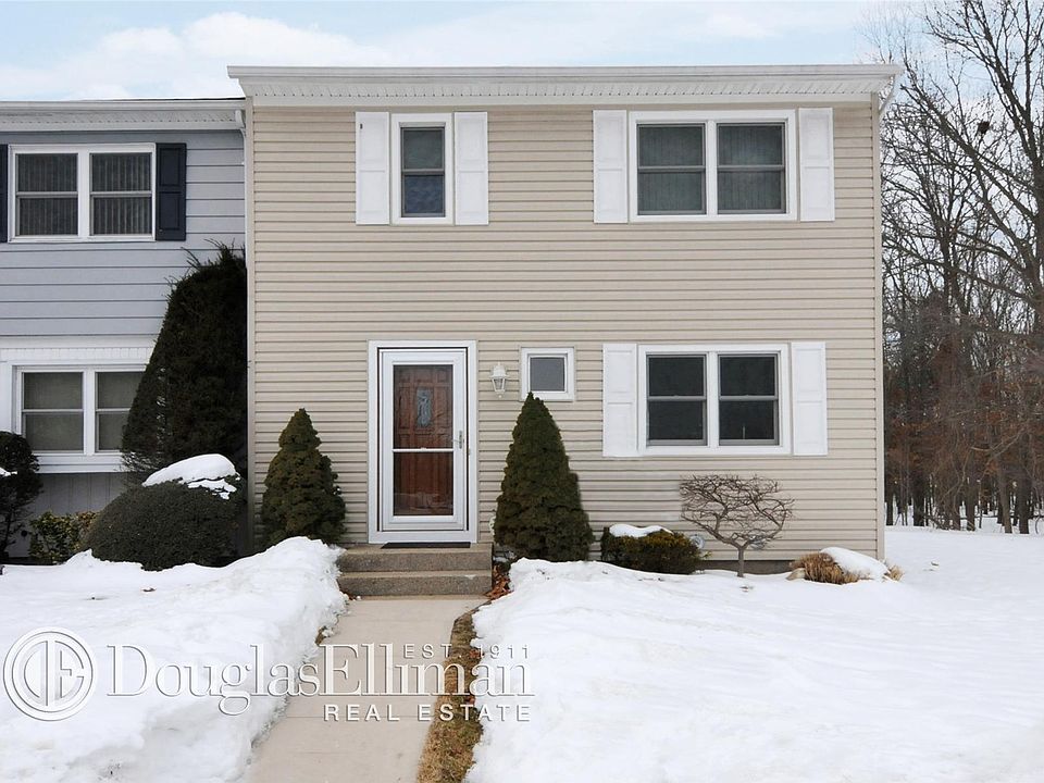 1st image of 9 Shiloh Ct