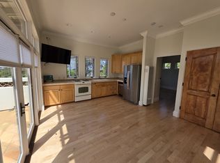 386 Sunset Dr #A, Encinitas, CA 92024