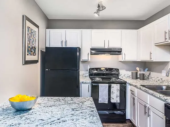 The Lakes at Fountain Square Apartment Homes