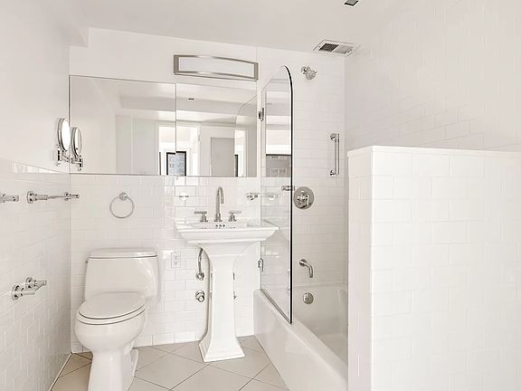 4th image of 55 E 9th St APT 9G