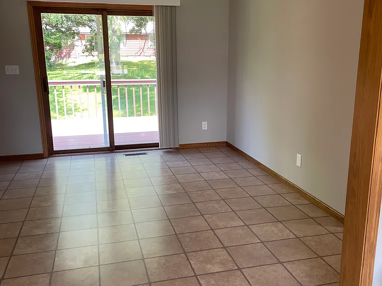 538 Outlook Dr — Photo 8