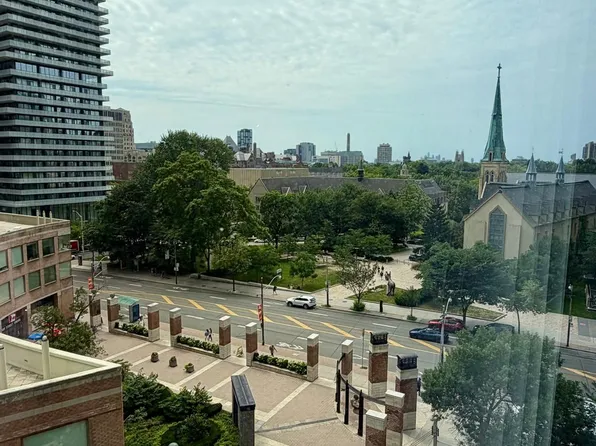 1055 Bay St, Toronto, ON