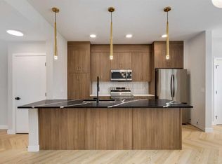 39 SW Andalusian Rd, Cochrane, AB T4C3B7