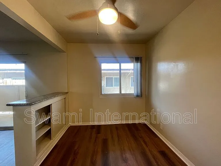 633 S Walnut St #7 — Photo 5