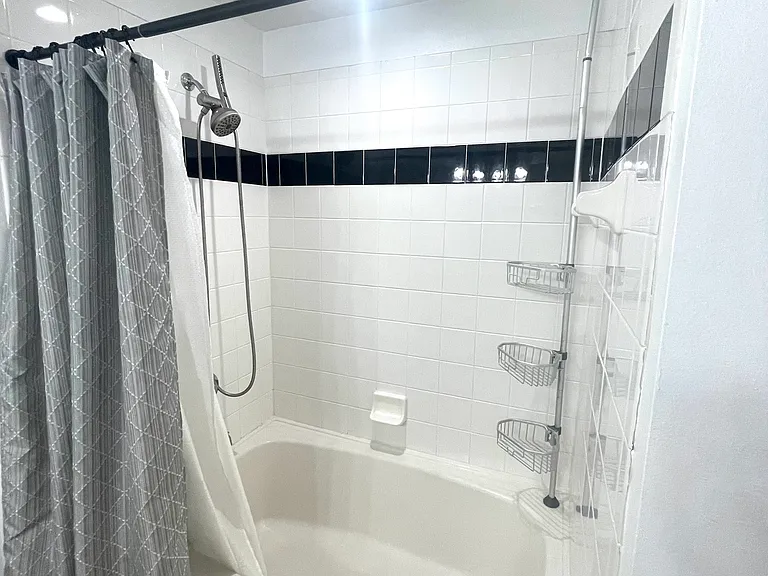 2201 Bay Club Cir — Photo 29