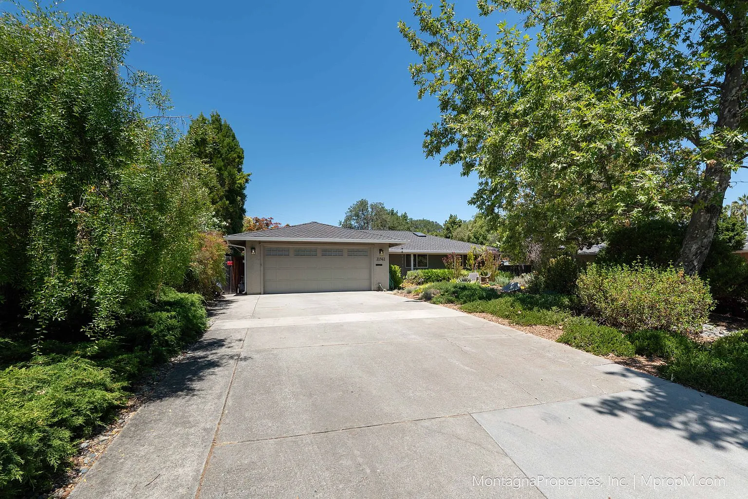 21561 Regnart Rd photo 1