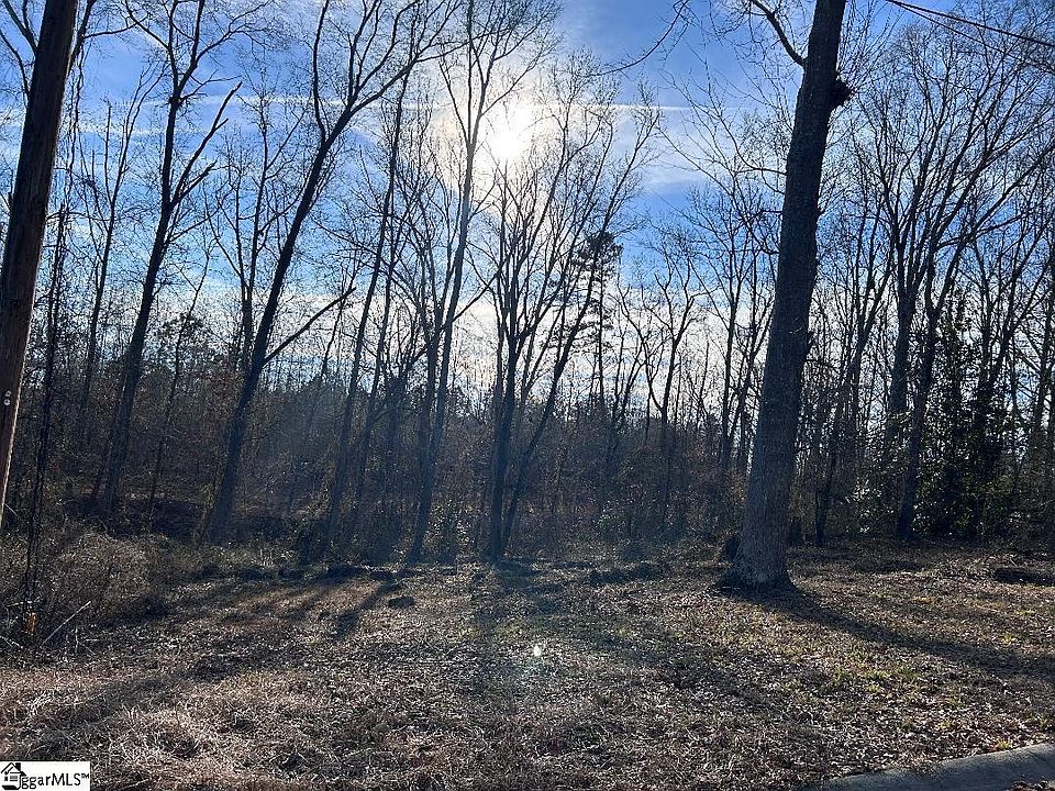 1st image of 100 Lakeview Dr