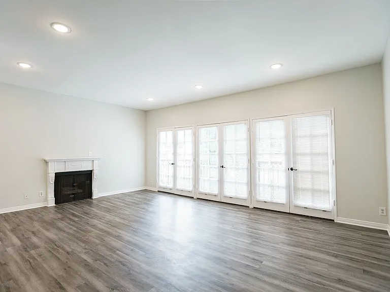 1620 South Bentley Ave — Photo 54