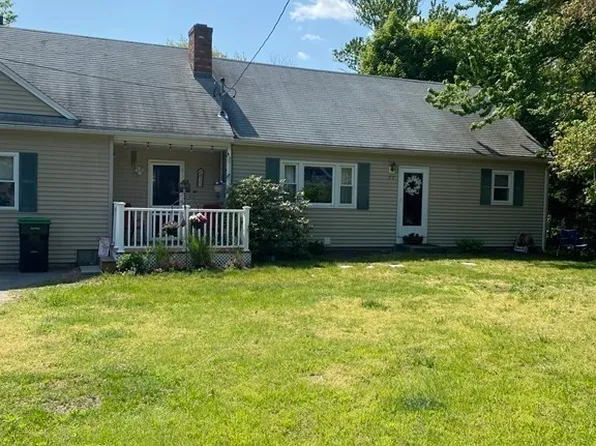 37 Beach Point Rd, Lancaster, MA 01523