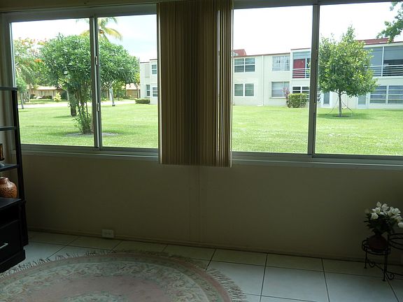 4th image of 8 Willowbrook Ln APT 103