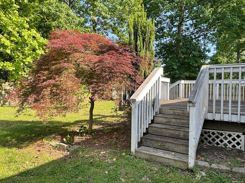 1st image of 844 Chatsworth Dr