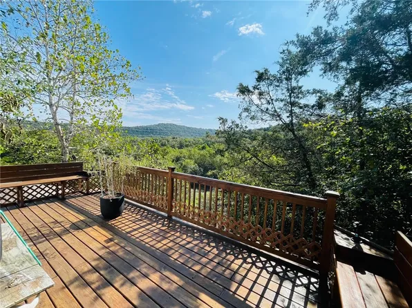 48 Hickory Ln, Holiday Island, AR 72631