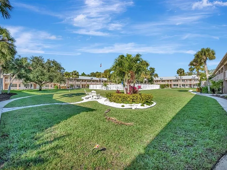 650 Pinellas Point Dr S #216 — Photo 24