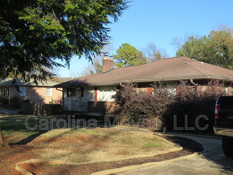 3 bed, 2.0 bath, 1592 sqft, $1,495 — Photo 2