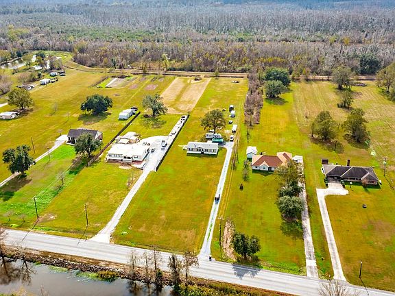 2nd image of 5515 Bayou Black Dr