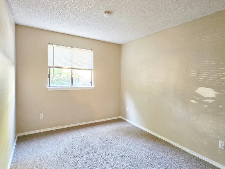 Orchard Park: Quiet Community in Port Orchard — Photo 38