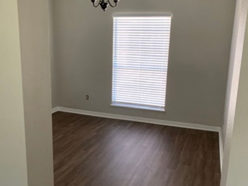 Dining or office area 